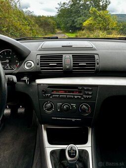 Predám BMW 1 e87 2.0i 90kw 2010 FL - 11