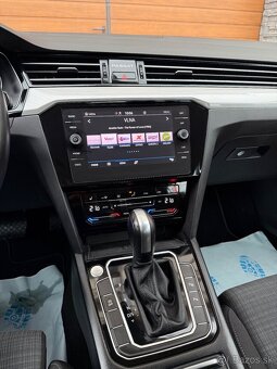 Volkswagen Passat Variant 2.0 TDI EVO Elegance DSG - 11