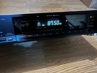 Class AA Technics ST-G560 AM/FM stereo tuner (1989-90) - 11