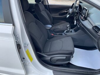 Hyundai i30 CW 1.6 CRDi Family - 11