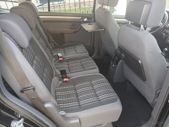 Volkswagen Touran 2.0 TDI CROSS 7-MIEST - 11