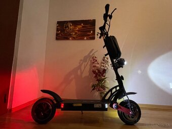 Kugo G-Booster (silná elektrická kolobežka) - 11