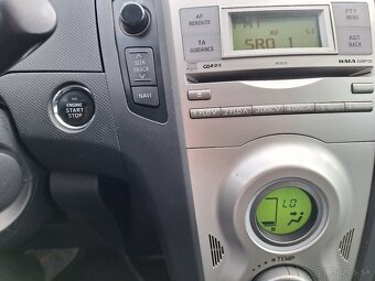 Toyota Yaris 1,4D-4D AUTOMAT - 11
