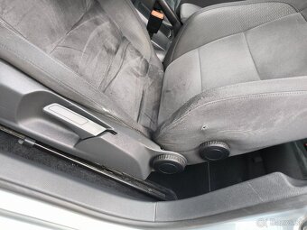 Predám Volkswagen Golf 6 Variant 2.0 TDI - 11