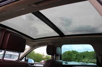 Volkswagen Touareg 3,0 TDi V6 176 kW 4 MOTION - 11