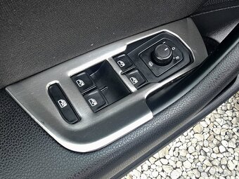 Volkswagen Passat Variant 2.0 TDI BMT Comfortline DSG - 11