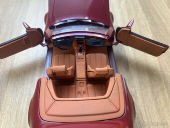Mercedes-Benz SL500 1:18 Road Tough - 11