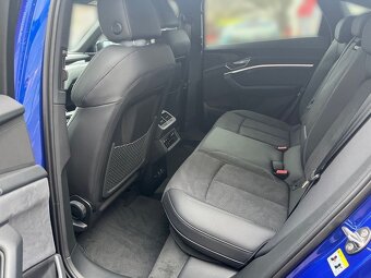 Audi Q8 eTron Sportback Quattro 250KW S-Line - 11