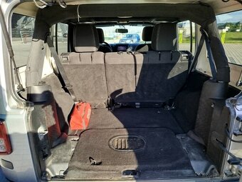 Jeep Wrangler 2.8 CRD Sahara A/T - 11