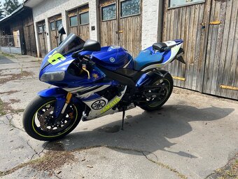 Yamaha YZF - R1 - 11