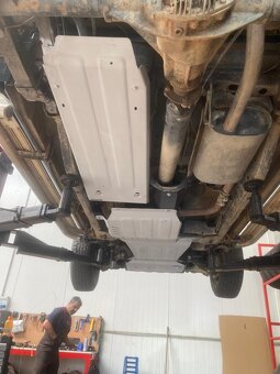 Nissan Navara D40 2,5D 128kW - 11