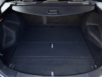 Hyundai i30 CW 1.6i MPI CVVT Family - 11