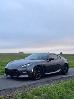Toyota gr 86 Premium - 11