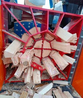 Štípací automatická linka Balfor 750 (70cm průměr a 50tun) - 11