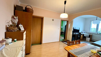 PREDAJ ATRAKTÍVNEHO 3-IZB. BYTU S LOGGIOU V PROSTREDÍ PLNOM  - 11