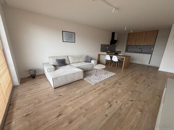 Prenájom 2 izb. Byt Riviéra Nitra - 11