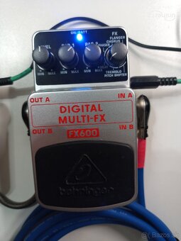 Gitarové Efekty BEHRINGER 2X - 11