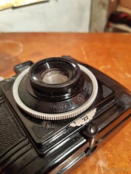 Funkční bakelitový fotoaparát PERFEKTA II z roku 1954 - 11