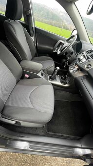 Toyota RAV4 2.0 benzin - 11