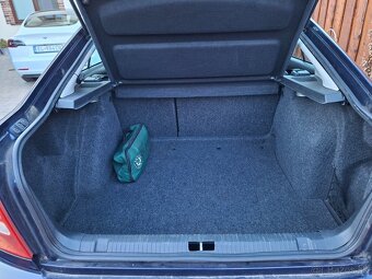 Predám Škoda Octavia 1,6 benzín sedan rok 2003 - 11