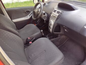 Predám Toyota Yaris 1.3 VVTI 64kw s klímou - 11
