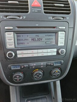 Predám VW Jetta,1.6 benzín, 75 kw - 11