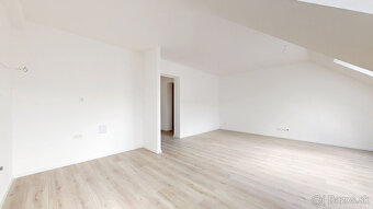 Priestranný 3-izbový byt v projekte Polianky B136 - 11