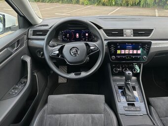 Škoda Superb Combi 2.0 Tdi DSG VIRTUAL Alcantara KESSY LED - 11