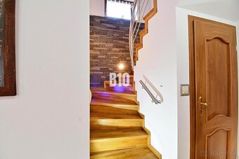 RODINNÝ DOM s dvojgarážou v obci Snežnica - 11