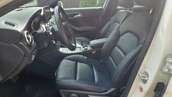 Mercedes-Benz GLA 200 d 4MATIC A/T - 11
