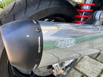 Suzuki GSX 1400 - 11