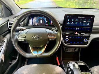 Hyundai IONIQ,38,3 kWh,SoH 100%,TČ,BlueLink, sDPH 17 960,- - 11