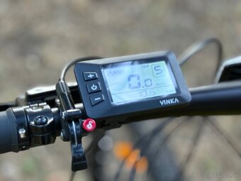Krásny Easybike Soul - 10 km, metalická limetka, TOP stav - 11