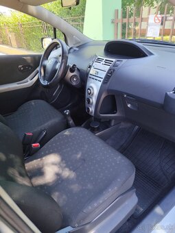 Toyota Yaris 1.0 - 11