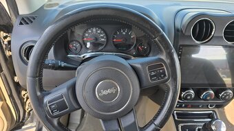 Predám Jeep Compass 2L benzin  4X4 - 11