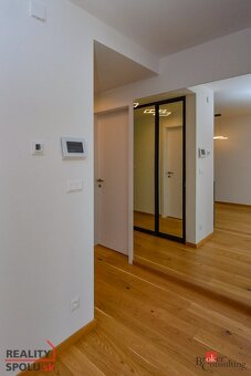 Na predaj: Moderný 2-izbový byt v srdci Bratislavy 4 poshod - 11