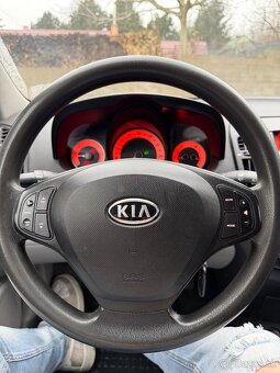 Kia ceed 1.6CRDi - 11