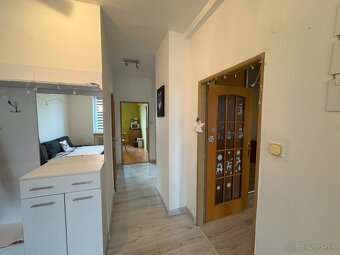 ZNIZENA CENA Trojizbový byt v centre mesta Veľký Krtíš - 11