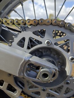 Predám Yamahu YZ 250 - 11