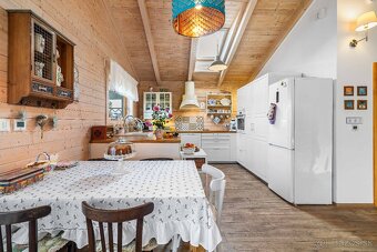 ÚTULNÝ RD S VEĽKOU ZÁHRADOU A MODERNÝMI TECHNOLÓGIAMI, ČASTÁ - 11