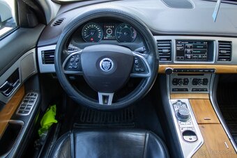 Jaguar XF - 11