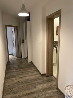 Predám 3izb. byt 82m2+10m2 balkón so zariadením - 11