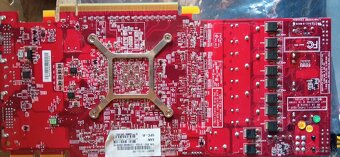 Predam pocitac na media a starsie hry - 11