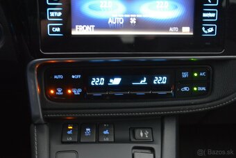 Toyota Auris Touring Sports 1.8 Hybrid, SR voz, TOP Stav, - 11