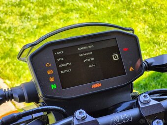 KTM DUKE 890R - 11