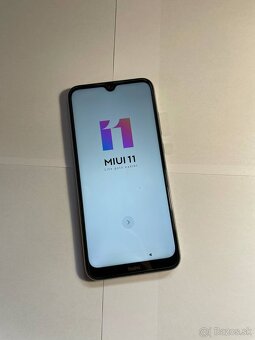 Predám dva mobilné telefóny: Xiaomi Redmi Note 11 Pro 5G a R - 11