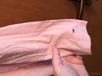 TOMMY HILFIGER originál pudrove damske tricko S/M - 11