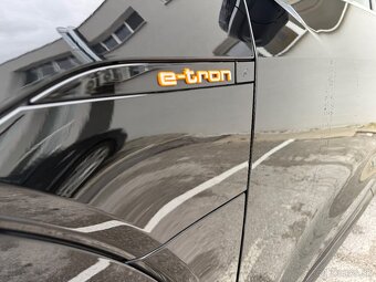 Audi e-tron 55 S-LINE 300 kW iba 42tis km Matrix, Pano - 11