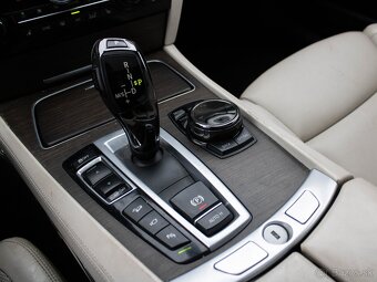 BMW Rad 7 750i xDrive A/T - 11