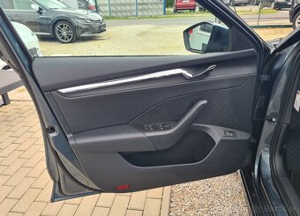 ŠKODA OCTAVIA COMBI 2.0 TDI SCR STYLE AUTOMAT - 11